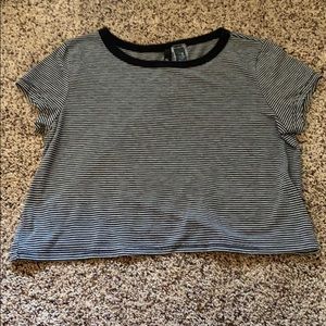 S/M Gray and Black Stripped Tshirt